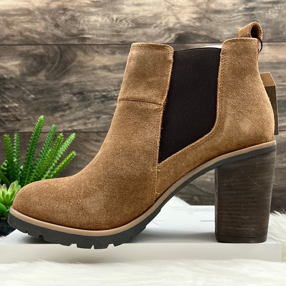 NIB Crevo Alicia Suede Lug Sole Chelsea Boot Bootie Tan 9M - Picture 6 of 13